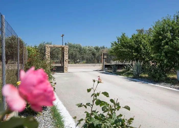 Serenity Апартаменты